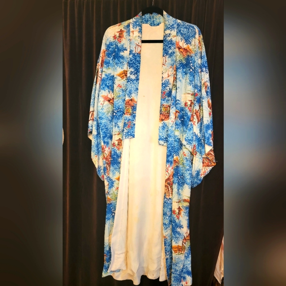 Vintage silk Japanese Kimono